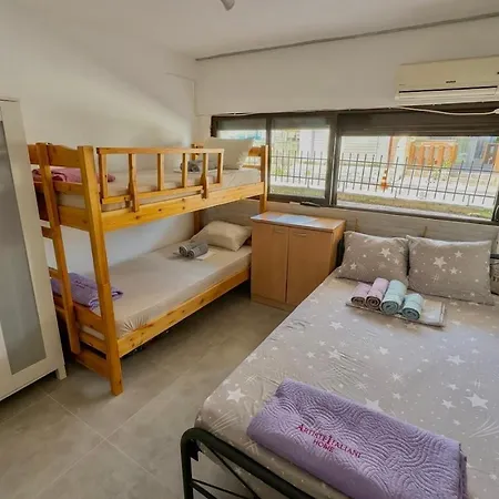 Polichrono Seaside Apartment *