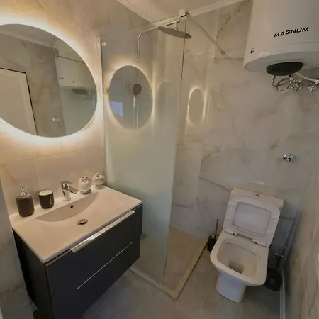 Polichrono Seaside Apartment