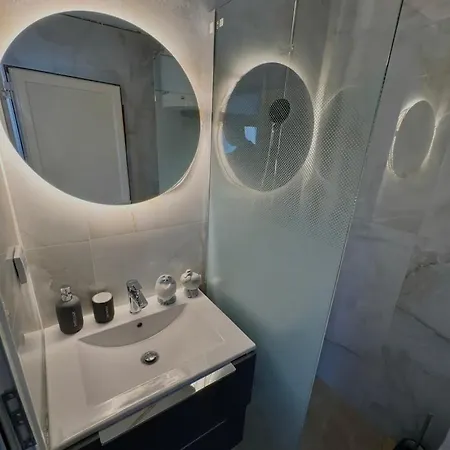 Polichrono Seaside Apartment *